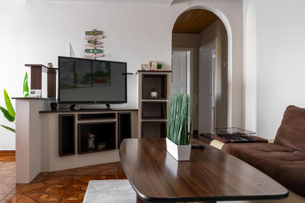 Apartment Mootoo Flat One *