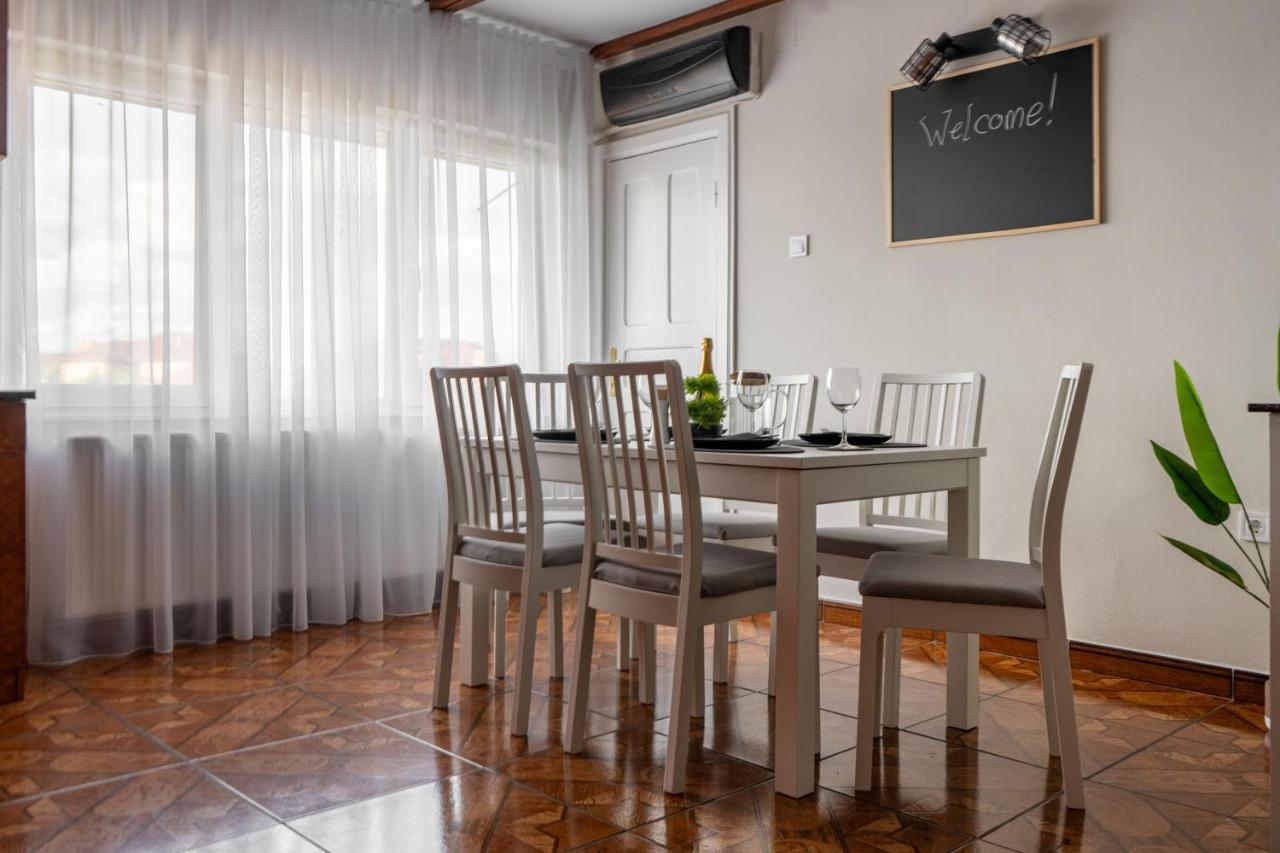 Apartment Mootoo Flat One Timisoara